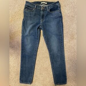 711 skinny women’s jeans from Levi’s